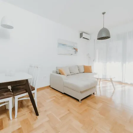 Modern Spacious Mediterranean New Building 48m2 Flat Free Parking *