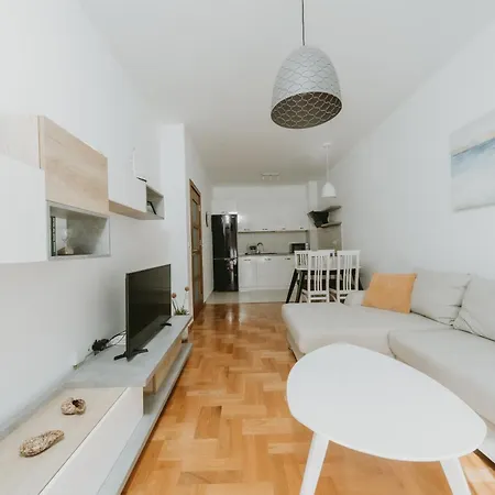Modern Spacious Mediterranean New Building 48m2 Flat Free Parking Apartment *
